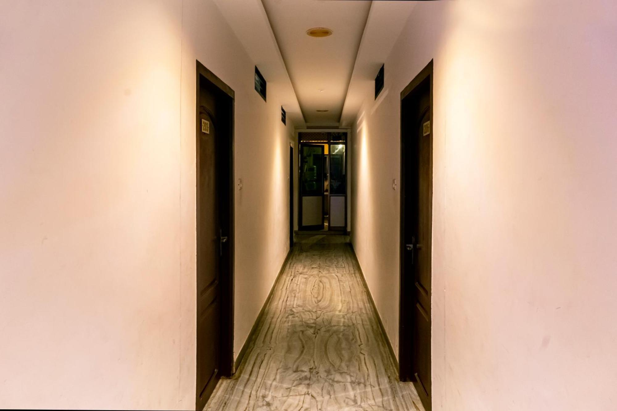 Hotel Sebaa Palace カンニヤークマリ エクステリア 写真